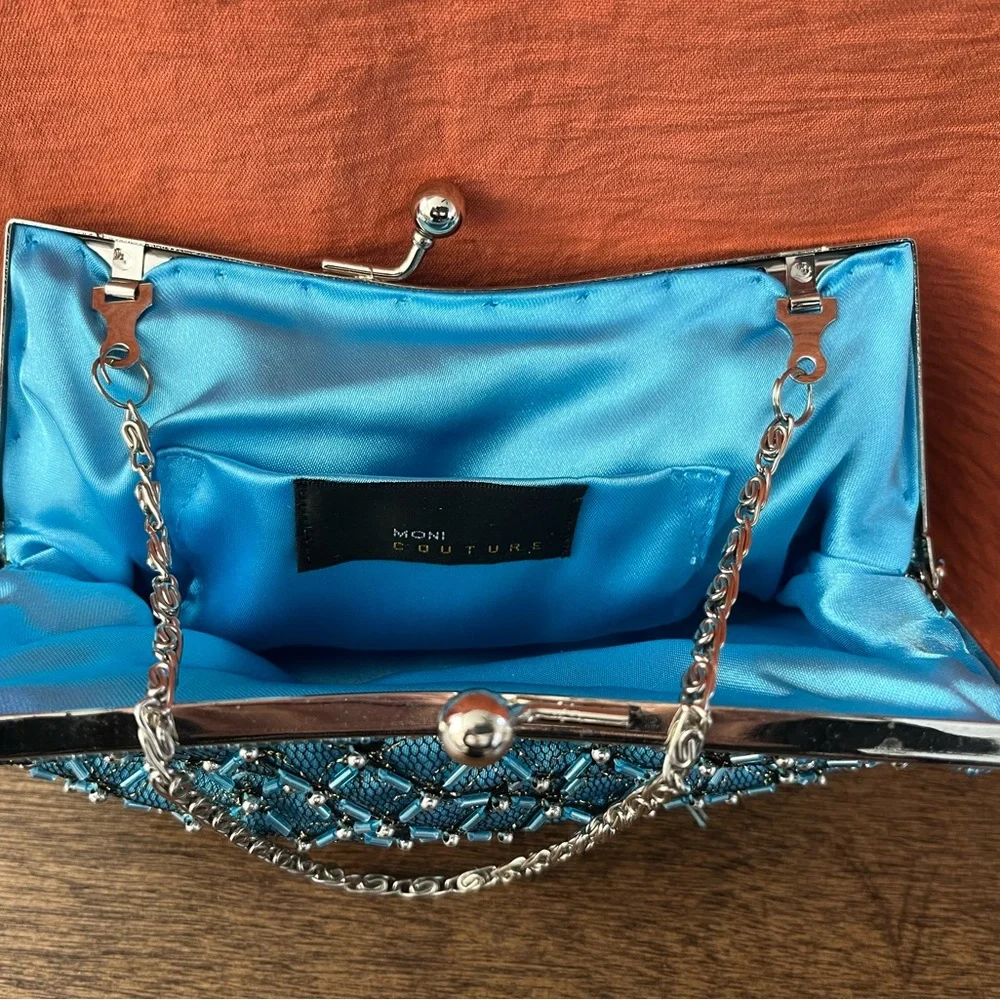 NEW MONI COUTURE BEADED CLUTCH PURSE - Picture 4 of 7